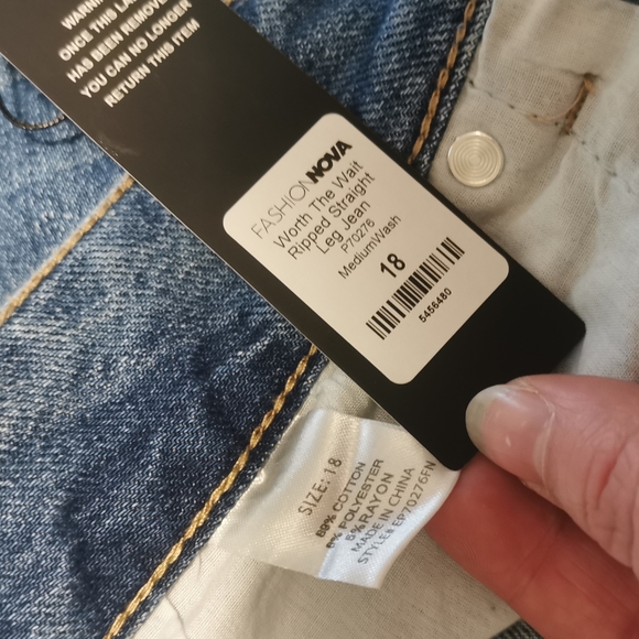 NWT Fashion Nova Curve High Waist Straight Jeans Size 18 Plus - Picture 5 of 8